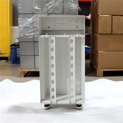 Caja de batería de metal vertical vacía